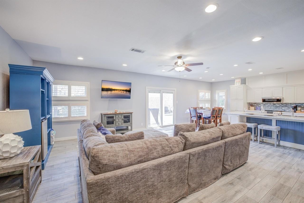 605 Port - Photo 4 of 25