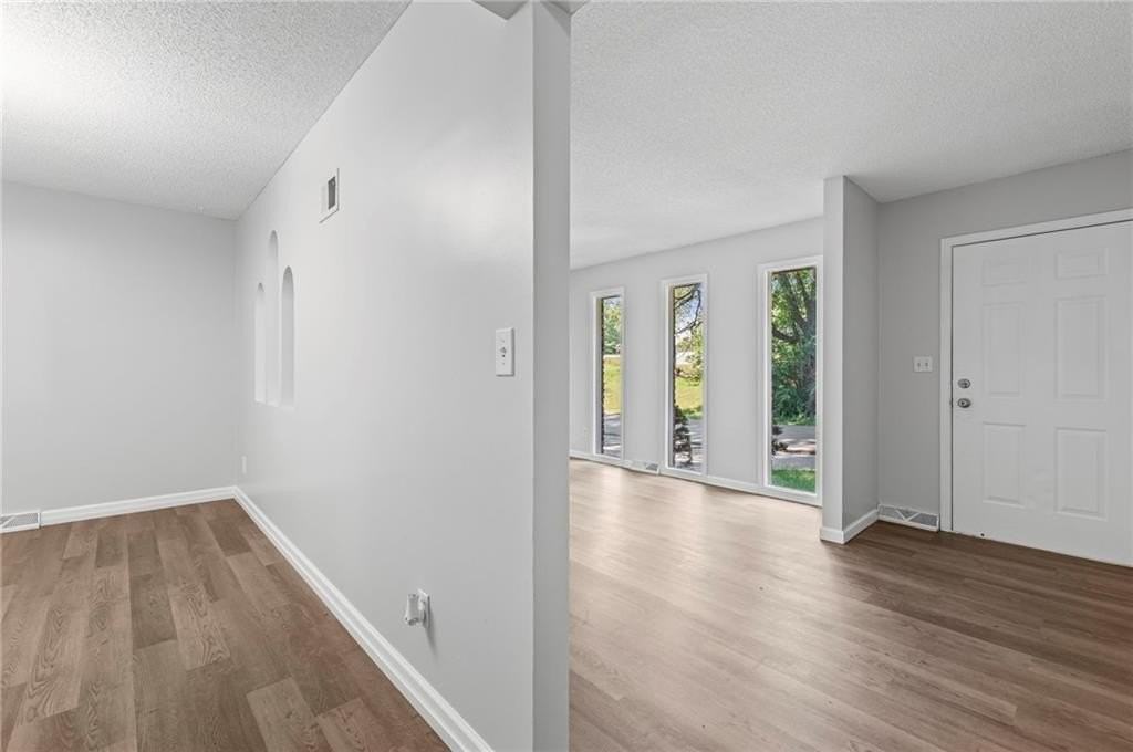 5711 Nw Lilac Ct - Photo 6 of 26