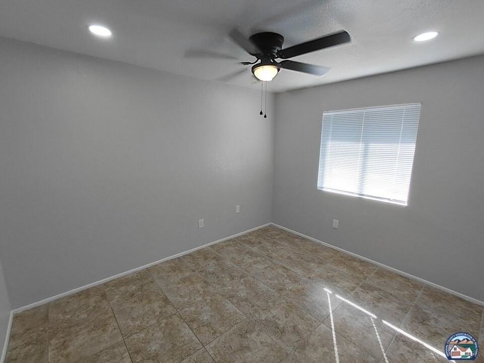 644 W Commercial Ave #2 - Photo 4 of 10