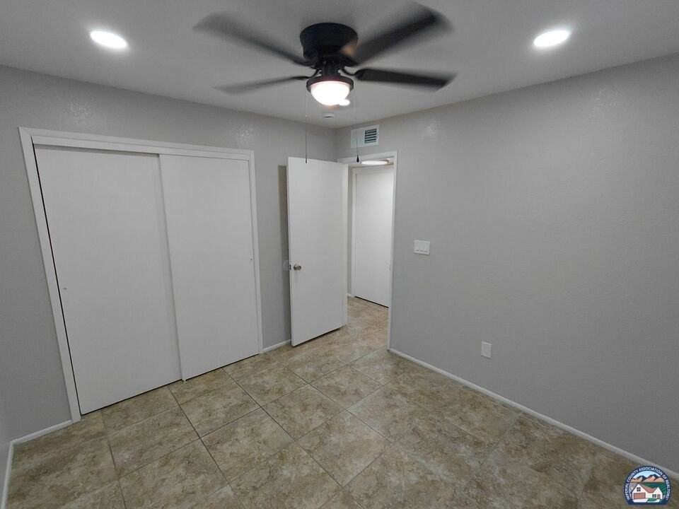 644 W Commercial Ave #2 - Photo 5 of 10