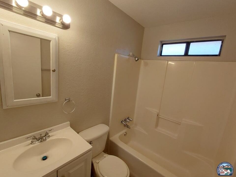 644 W Commercial Ave #2 - Photo 7 of 10