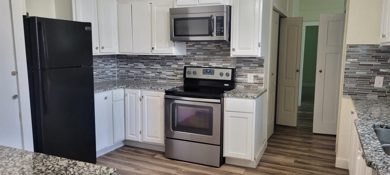 1002 Morrison St - Photo 2 of 16
