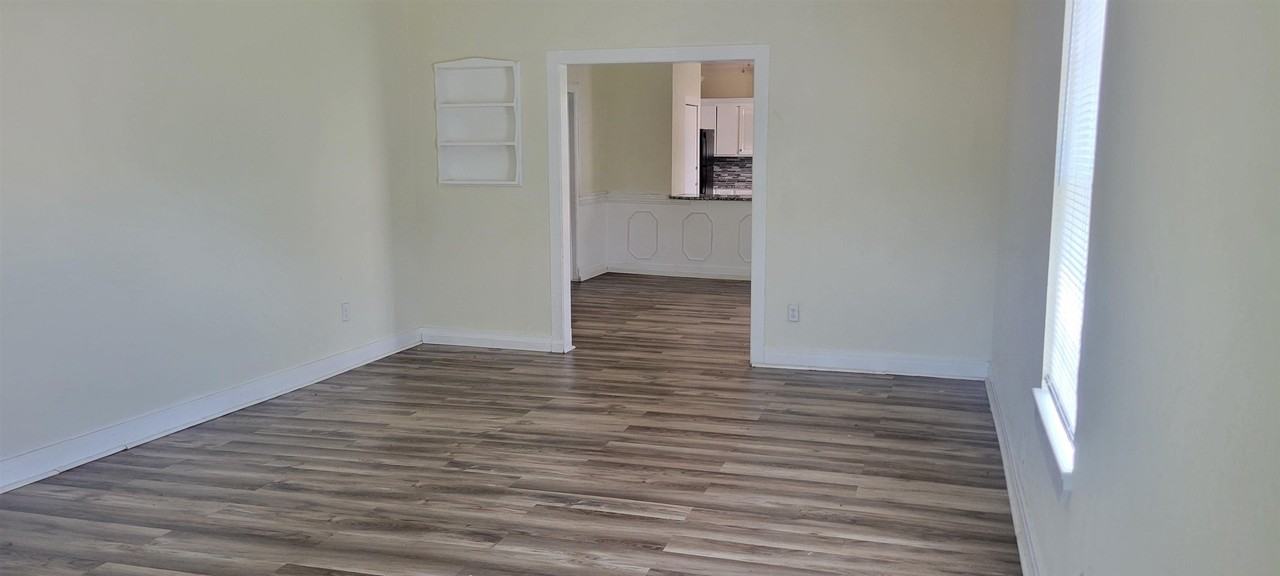 1002 Morrison St - Photo 5 of 16
