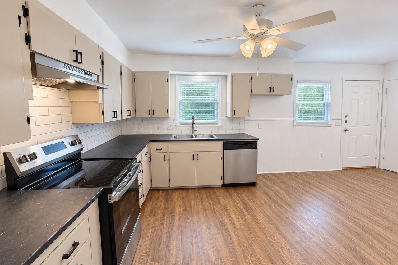 2519 40th St - Photo 4 of 17