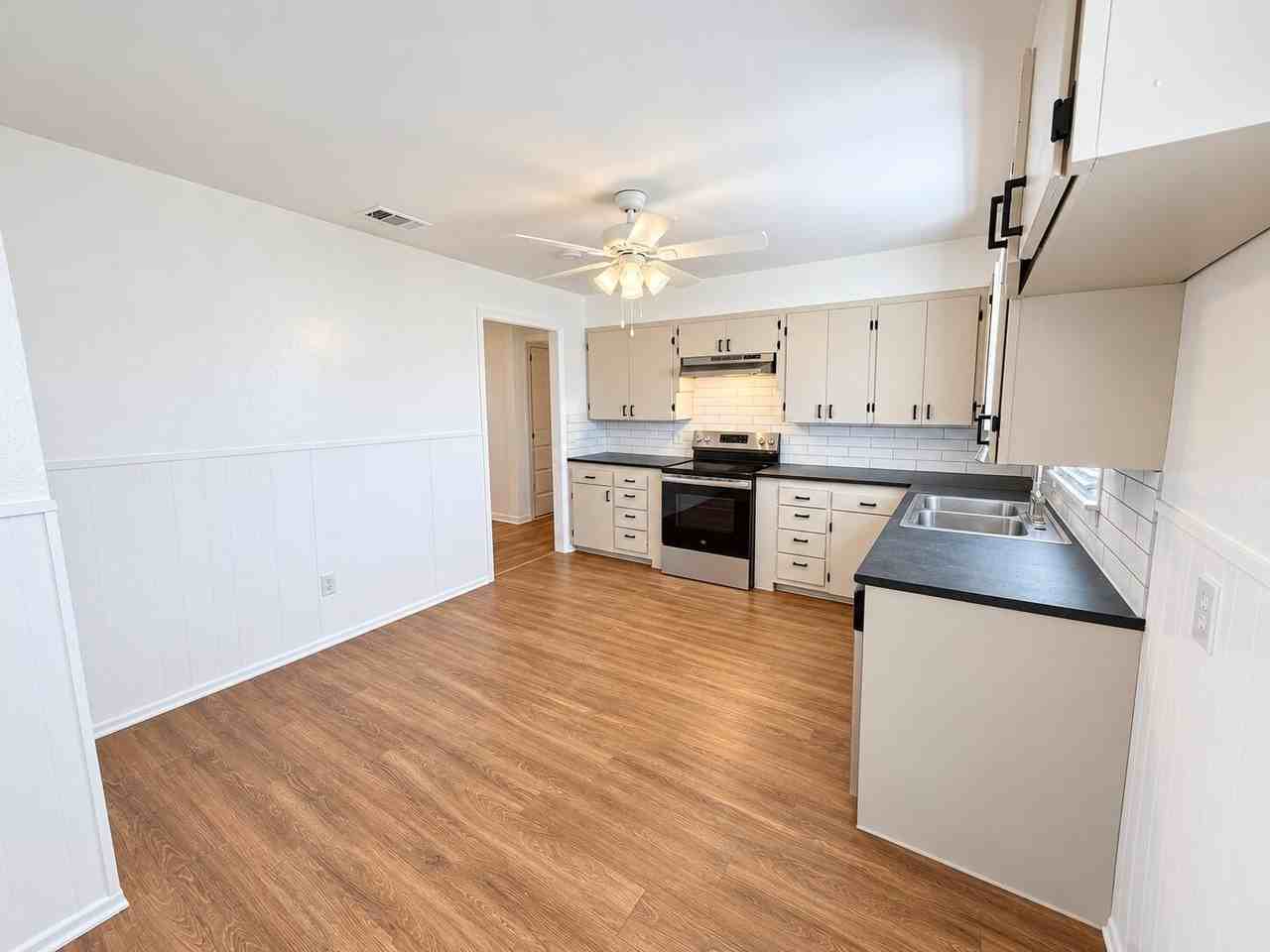 2519 40th St - Photo 6 of 17