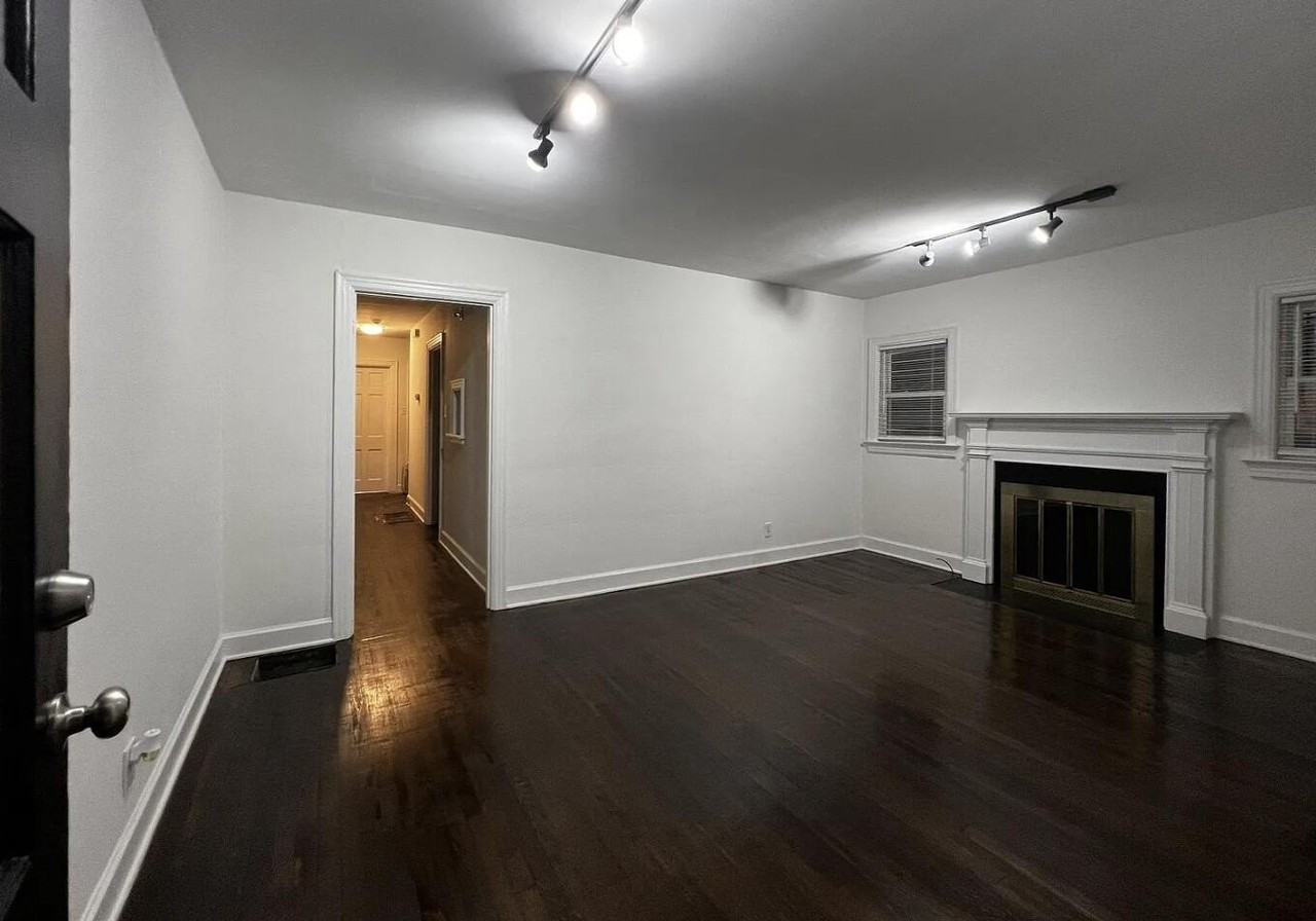 2034 Nashville Ct #B - Photo 2 of 15