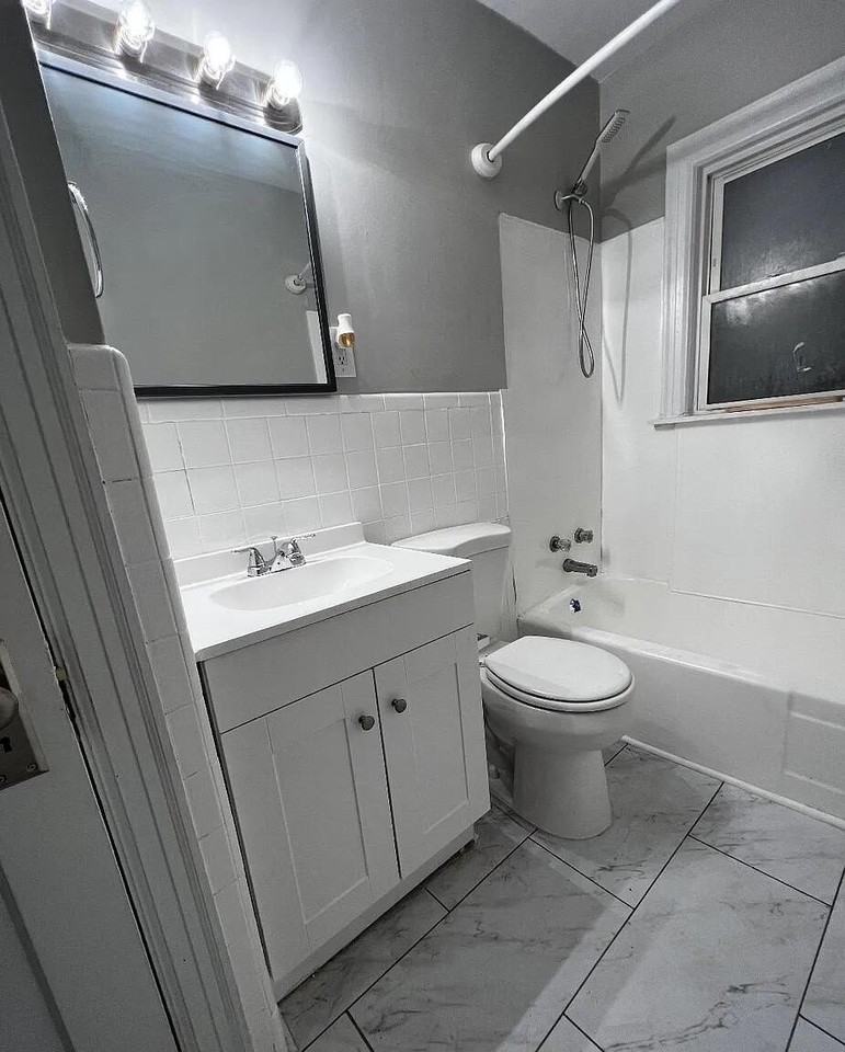 2034 Nashville Ct #B - Photo 6 of 15