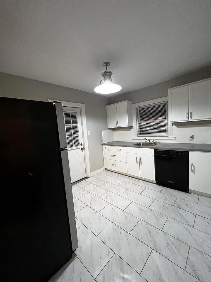 2034 Nashville Ct #B - Photo 7 of 15