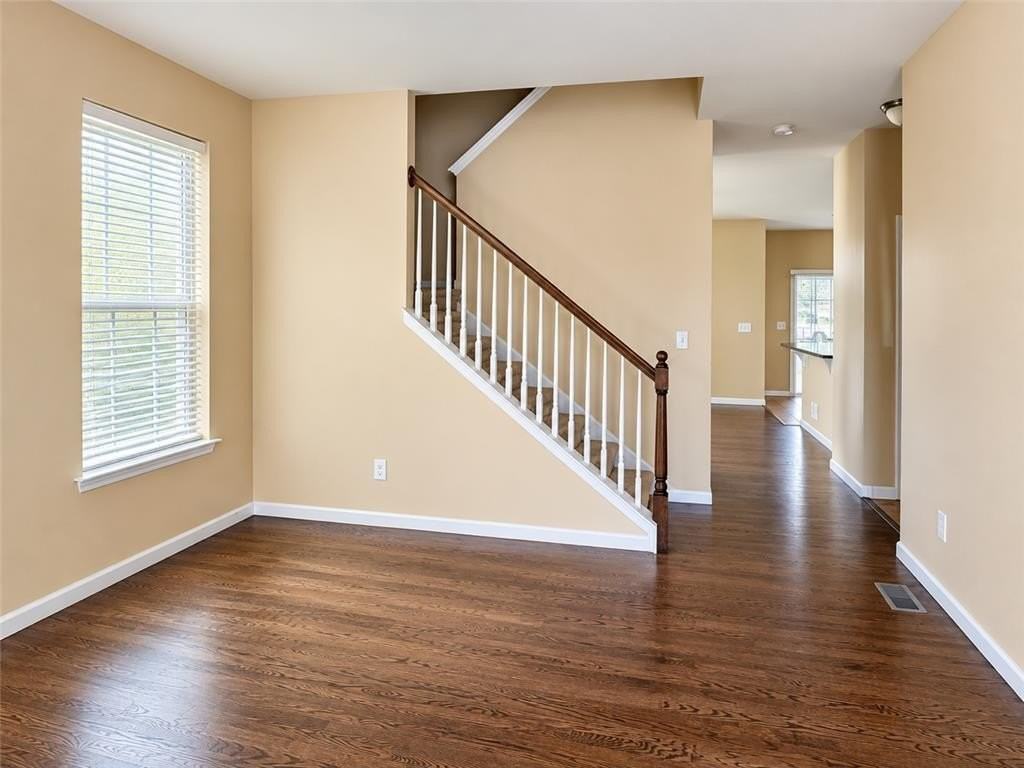 233 Snapdragon Way - Photo 3 of 35