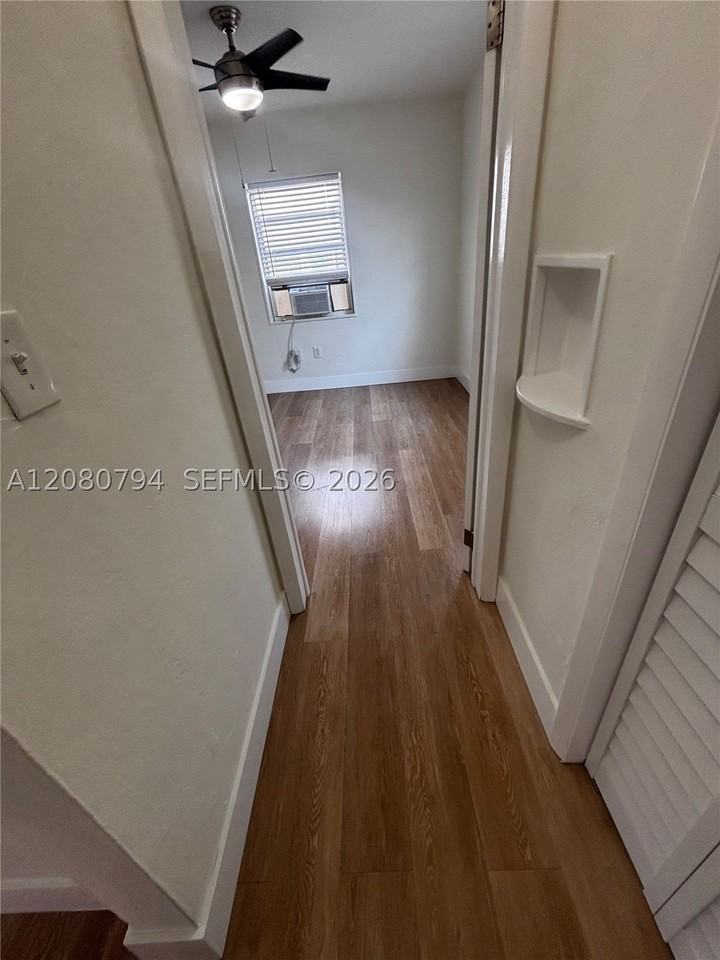 821 Sw 5th St #1 - Photo 5 of 9