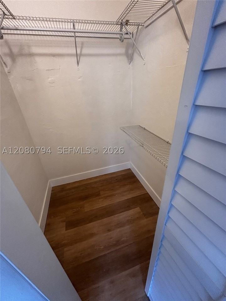 821 Sw 5th St #1 - Photo 6 of 9