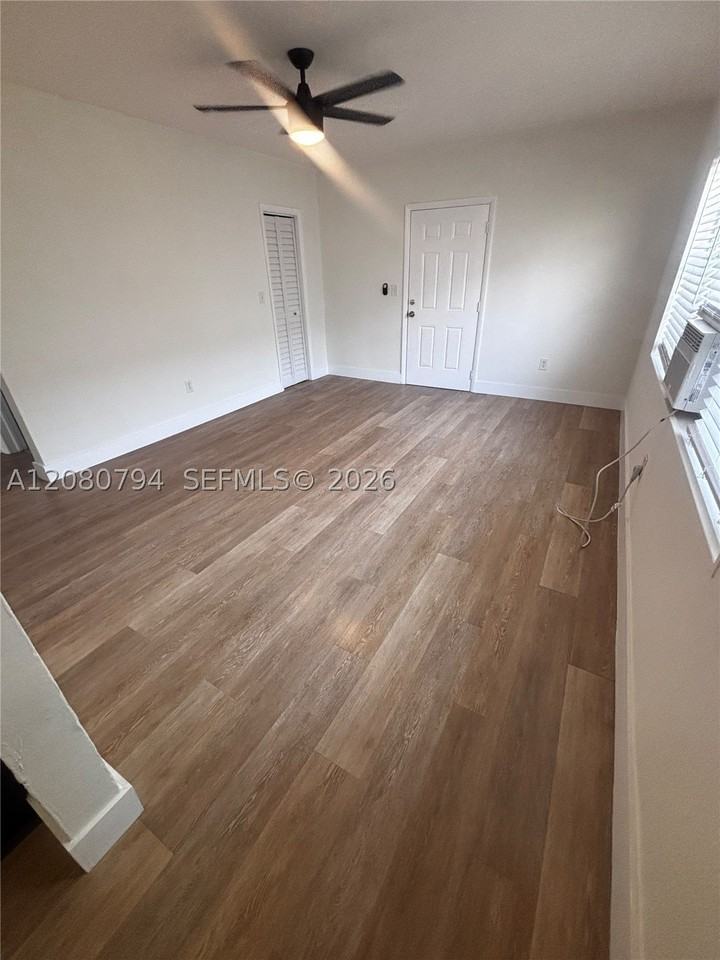 821 Sw 5th St #1 - Photo 7 of 9