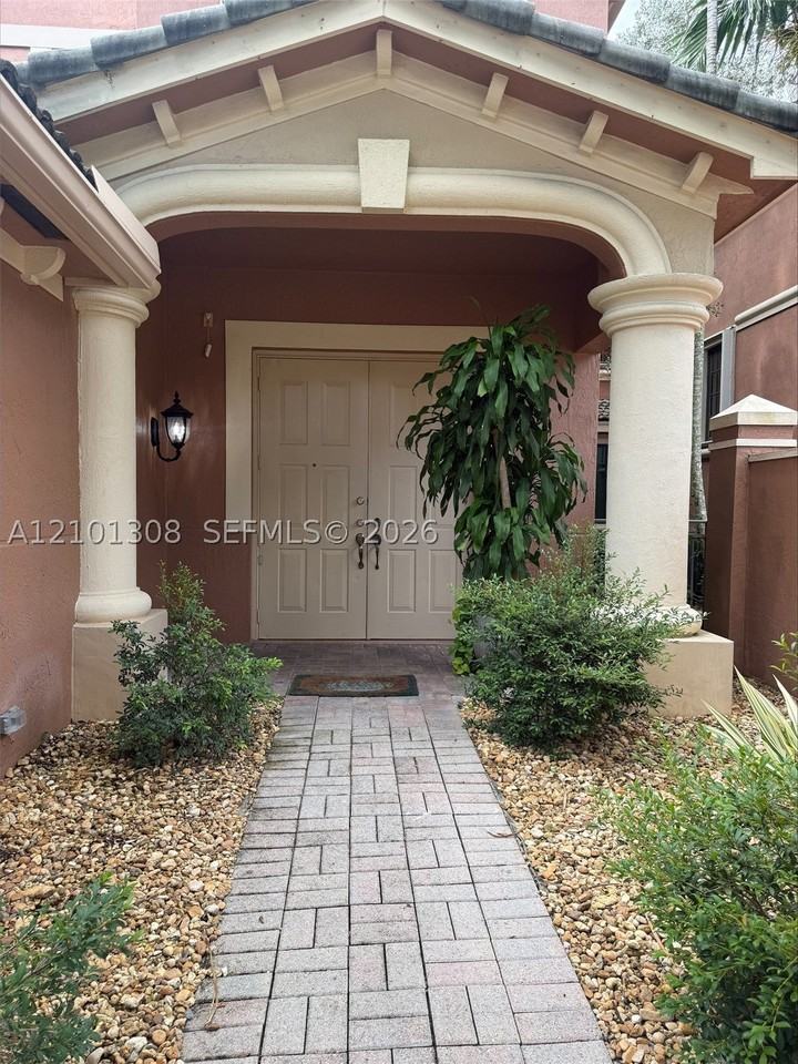 2835 Kinsington Cir #15-3 - Photo 3 of 31