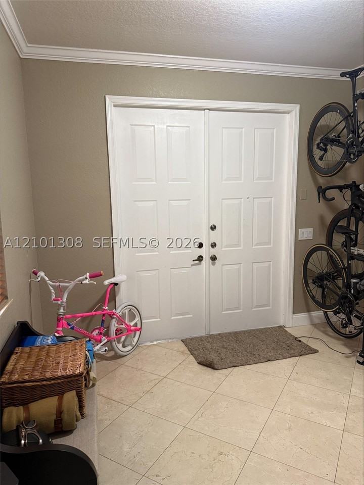 2835 Kinsington Cir #15-3 - Photo 4 of 31