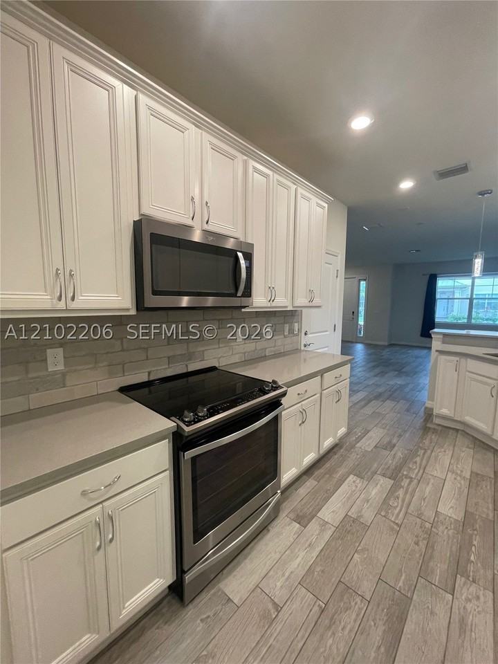 4860 Eucalyptus Dr #1 - Photo 6 of 29