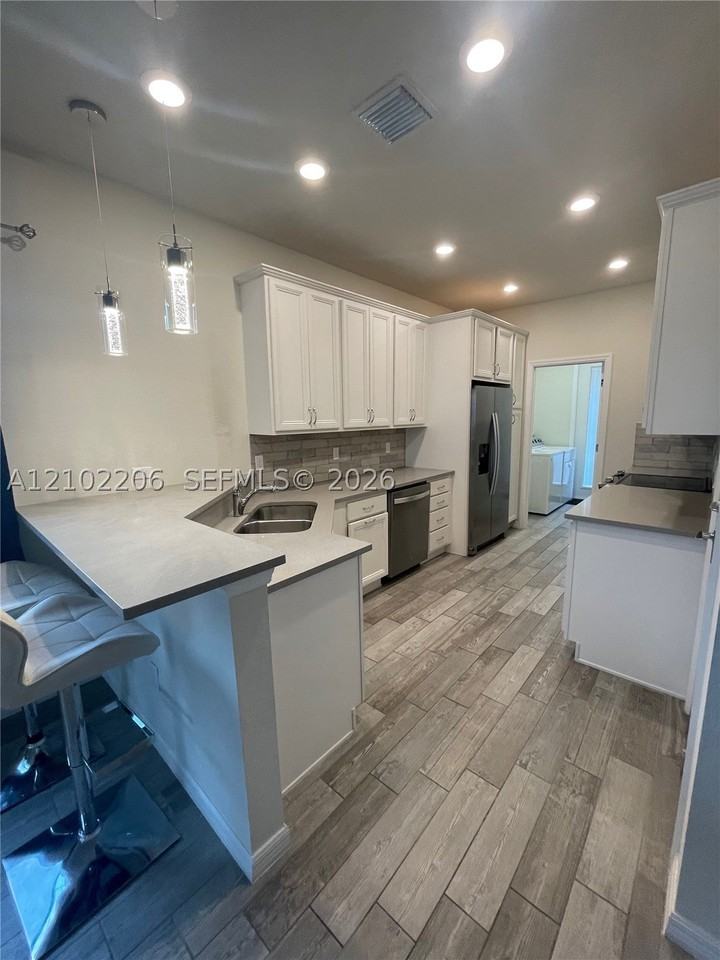 4860 Eucalyptus Dr #1 - Photo 7 of 29