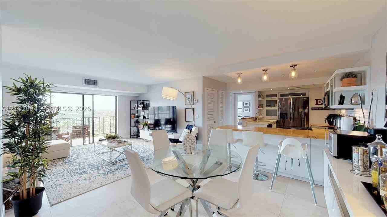 77 Crandon Blvd #8D