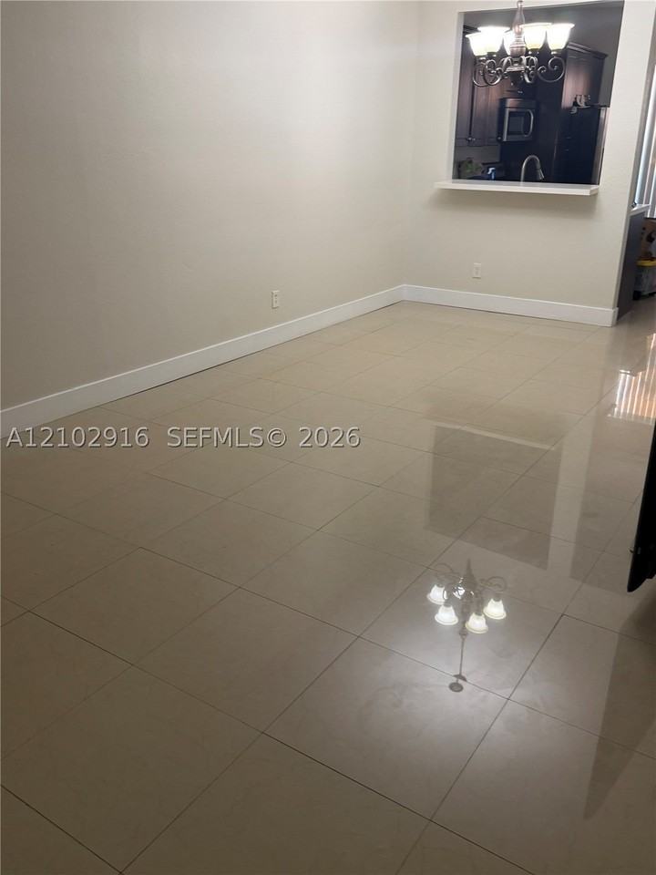 124 Sw 16th Ave - Photo 3 of 16