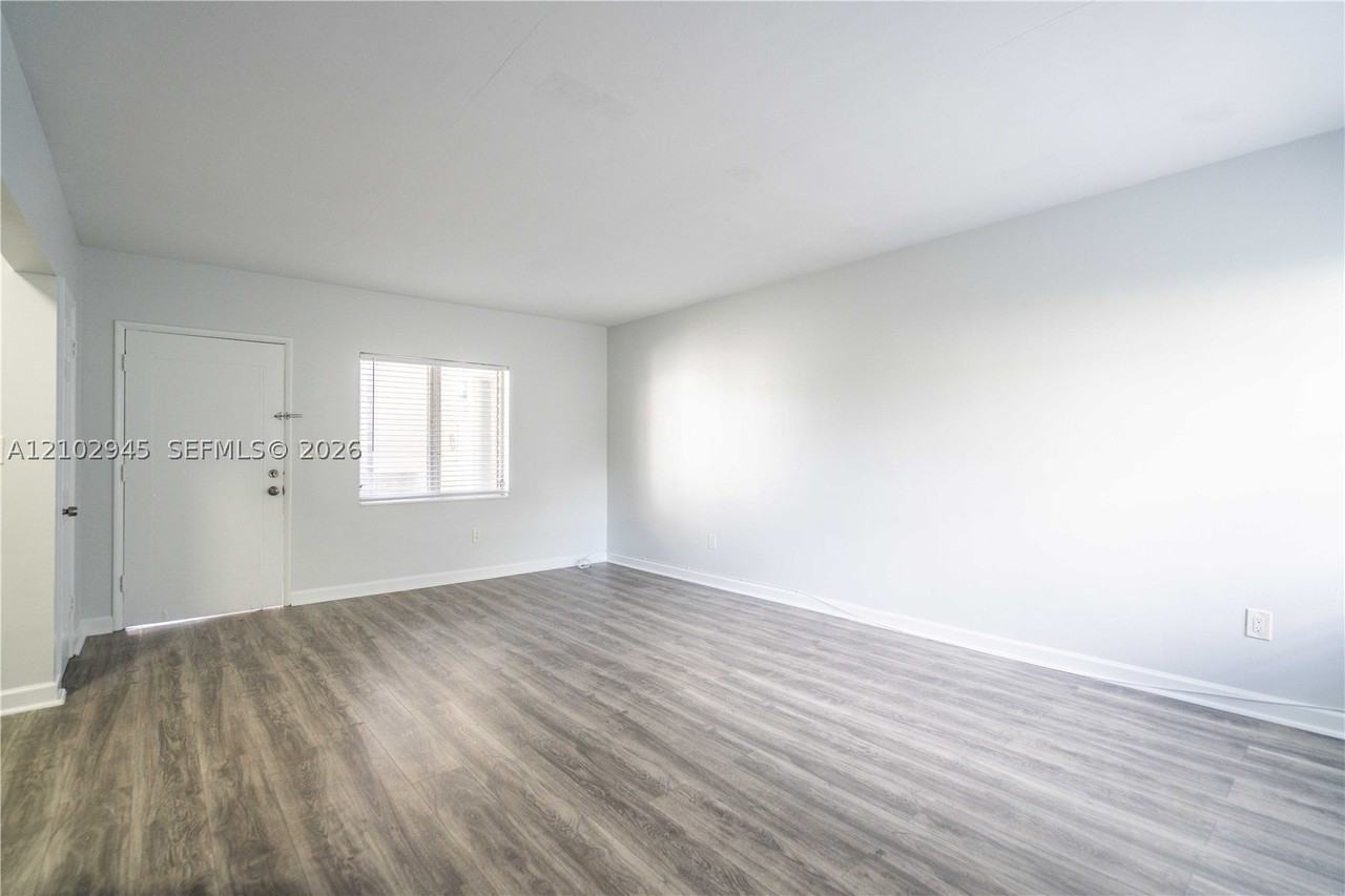 460 Ne 82nd Ter #3 - Photo 3 of 11