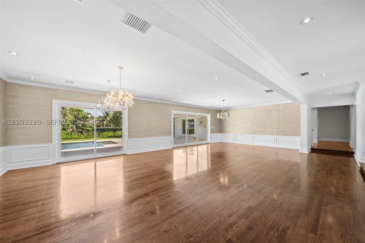 420 Rovino Ave - Photo 5 of 50