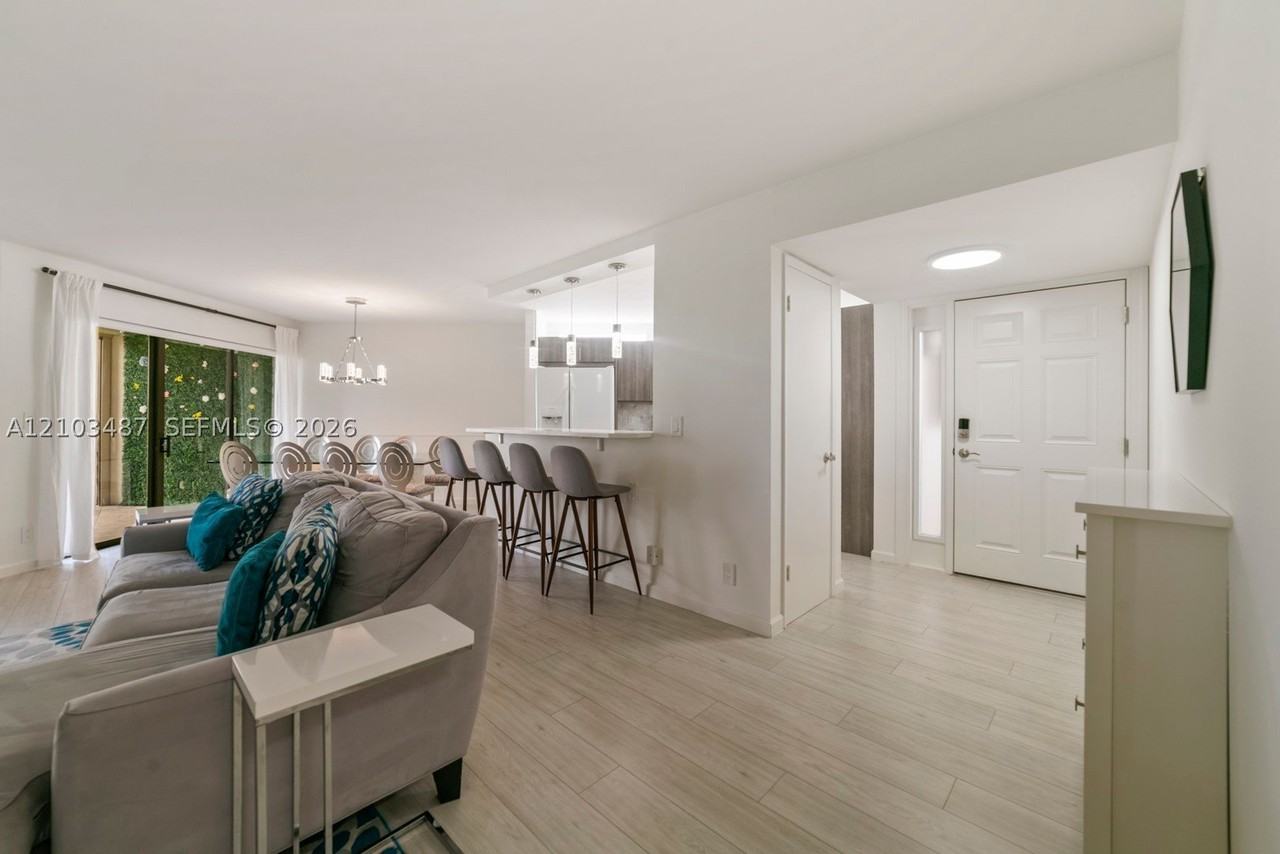 5850 Camino Del Sol #206 - Photo 4 of 27
