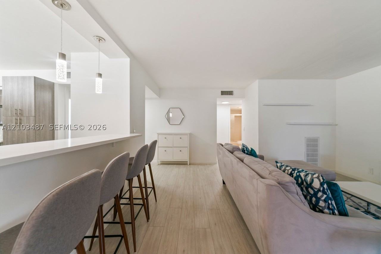 5850 Camino Del Sol #206 - Photo 6 of 27
