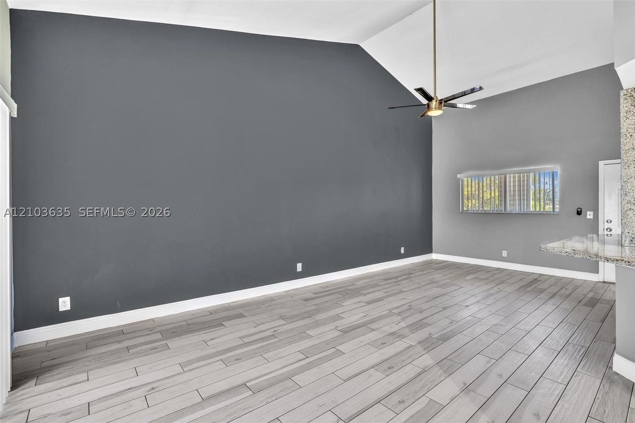 3417 Nw 44th St #201 - Photo 4 of 46