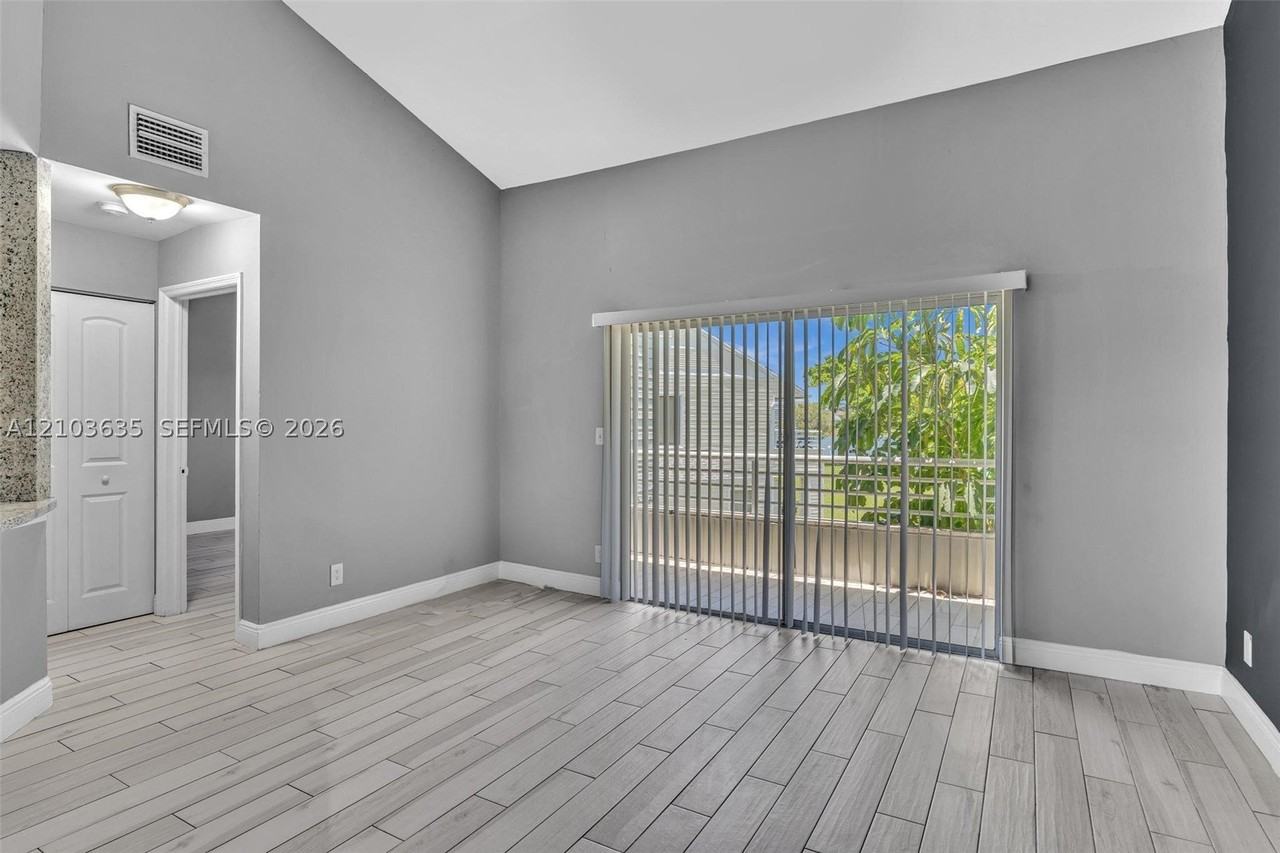 3417 Nw 44th St #201 - Photo 5 of 46