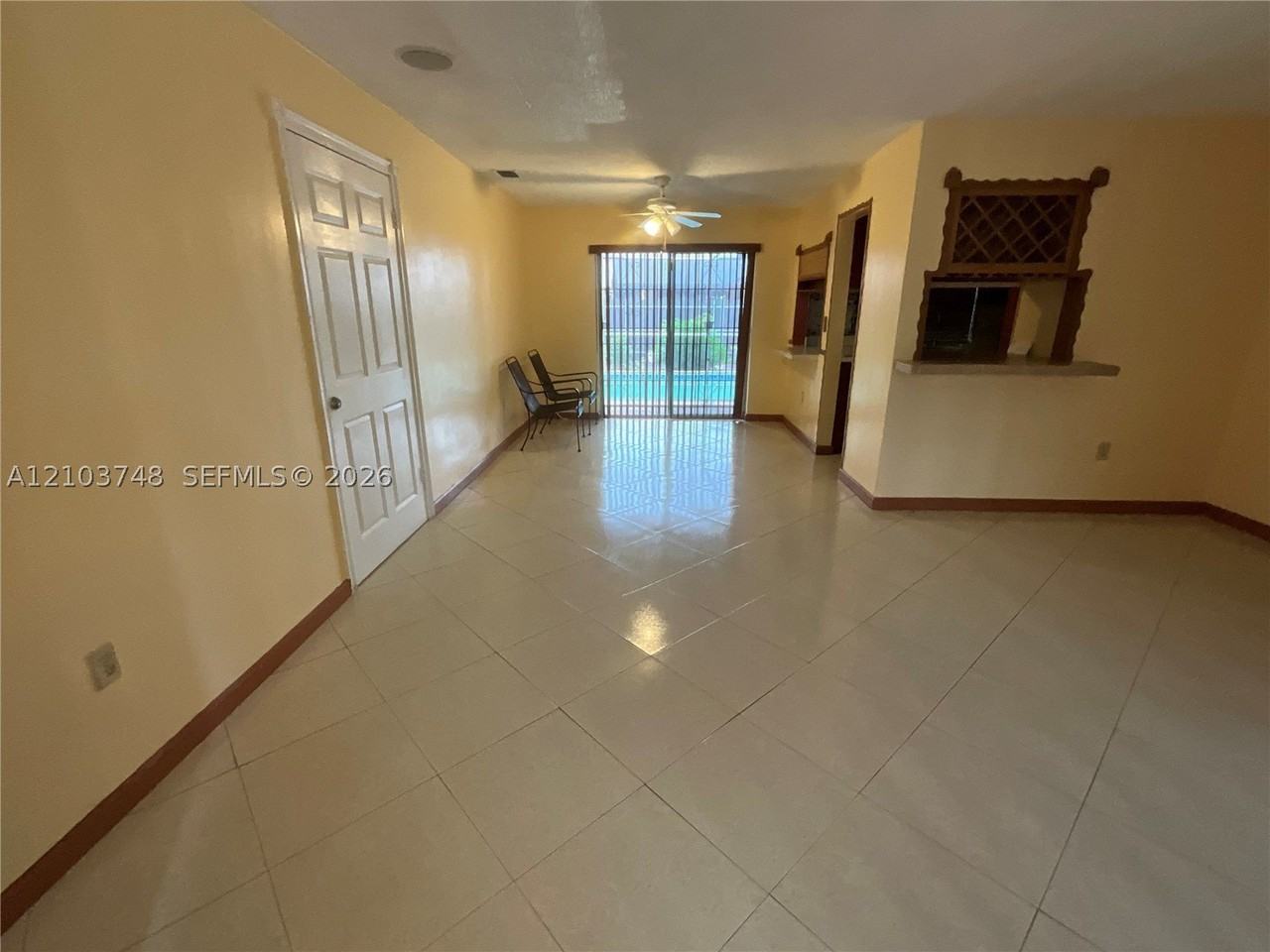 8837 N Crescent Dr - Photo 2 of 20