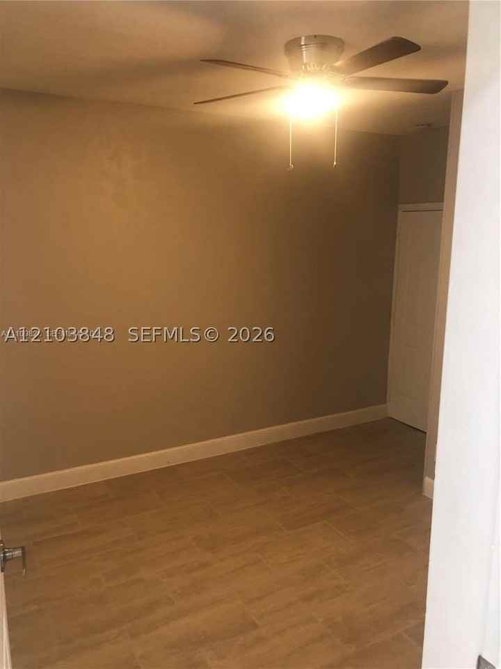 906 Greenbriar Dr #908 - Photo 6 of 11