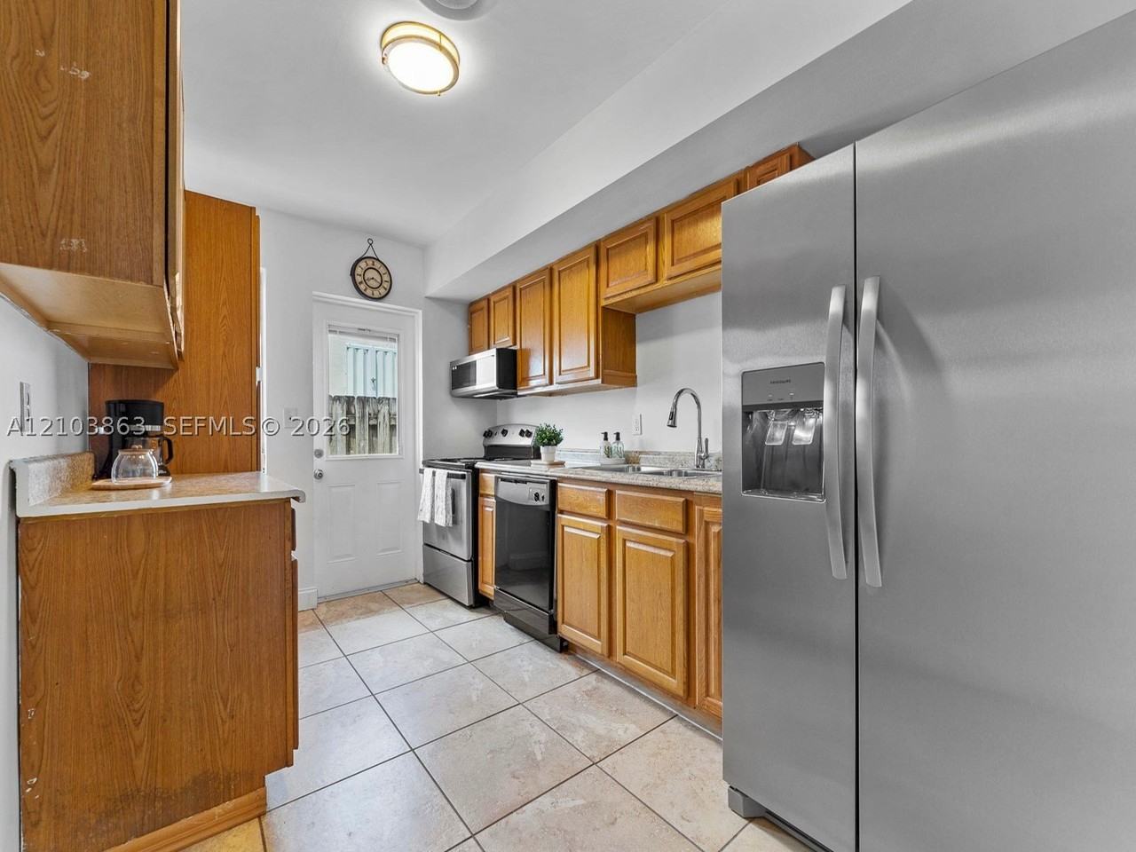 1418 N 16th Ave #1418 - Photo 5 of 18