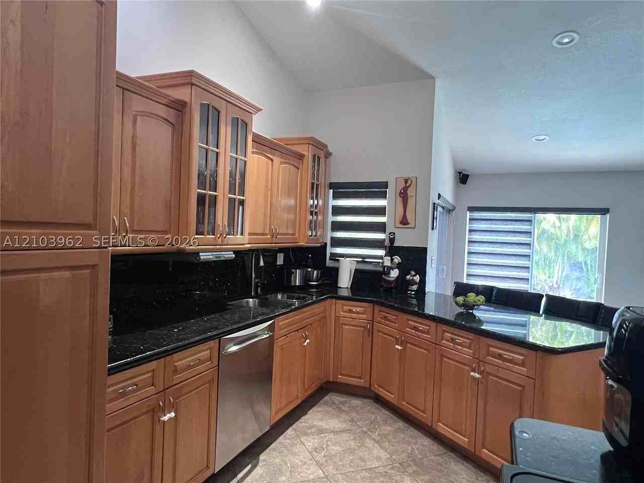 722 Nw 134th Ave - Photo 7 of 26