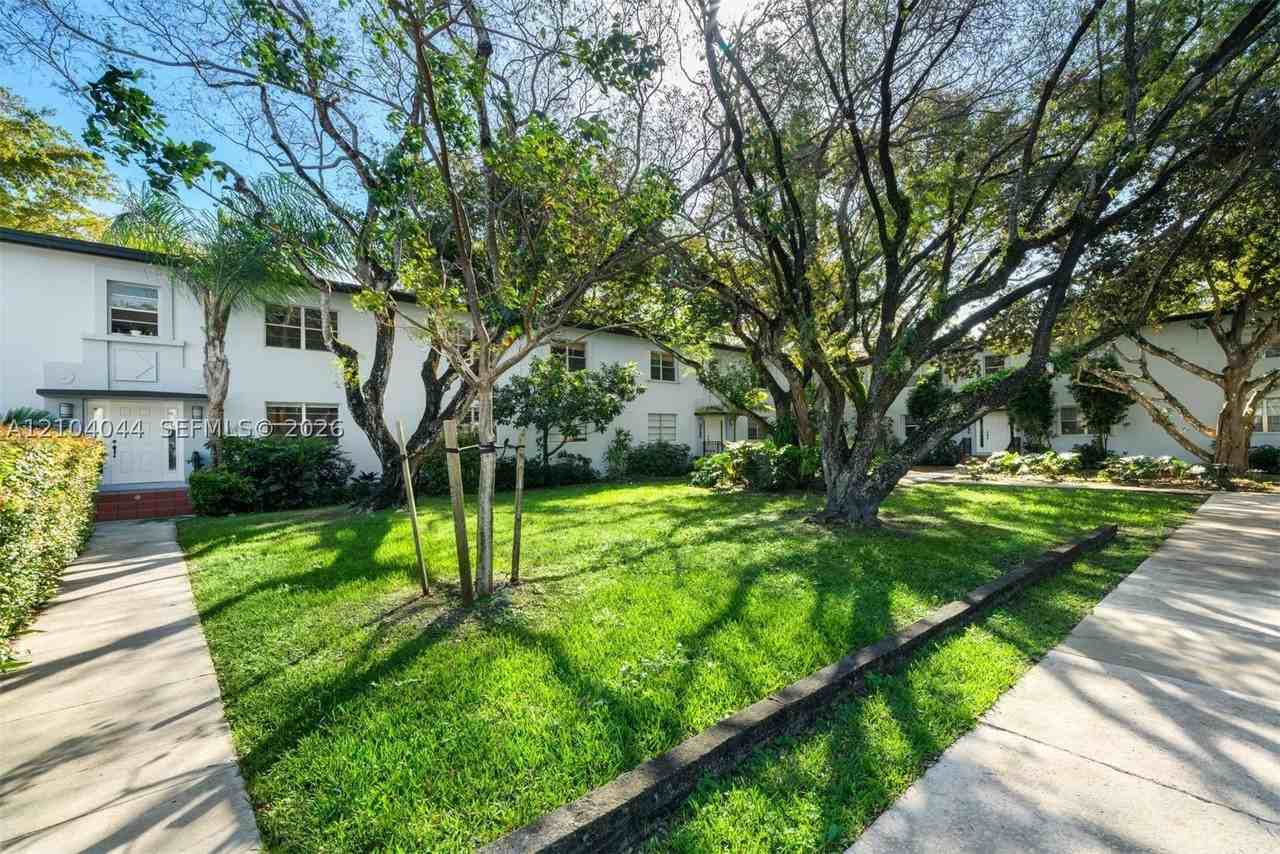 5560 Sw 78th St #142B - Photo 2 of 27