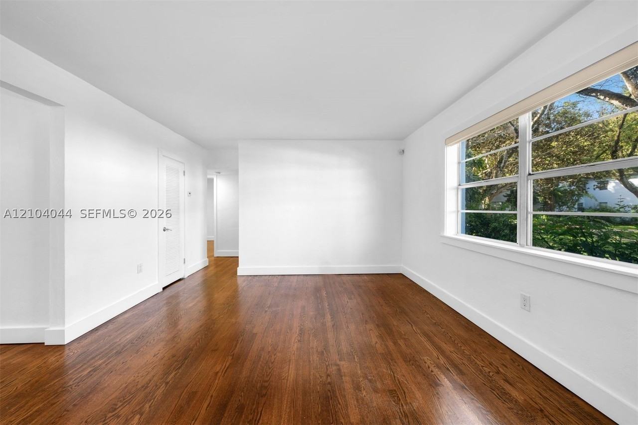 5560 Sw 78th St #142B - Photo 6 of 27