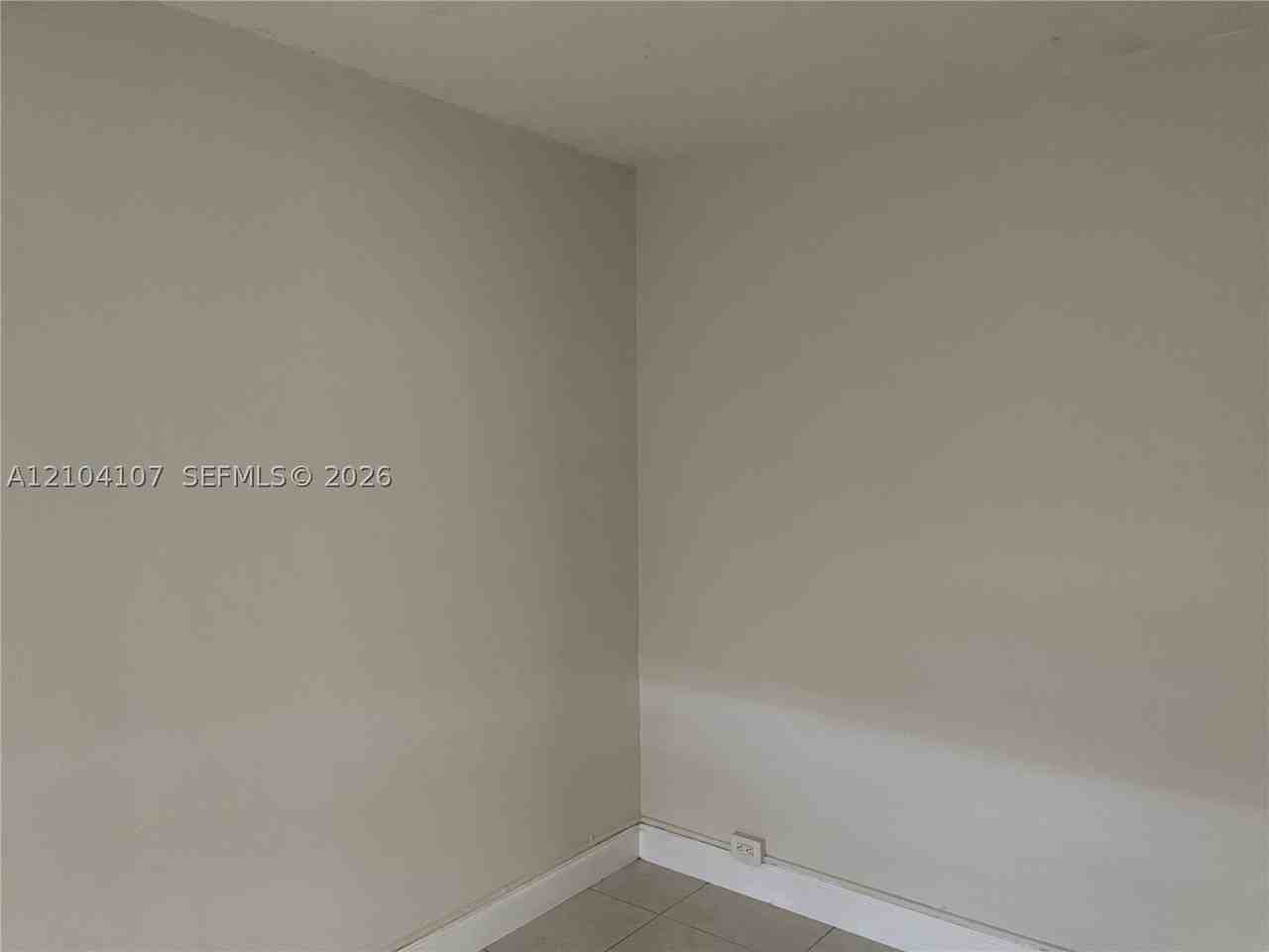 119 Ne 7th Ave #4 - Photo 7 of 12