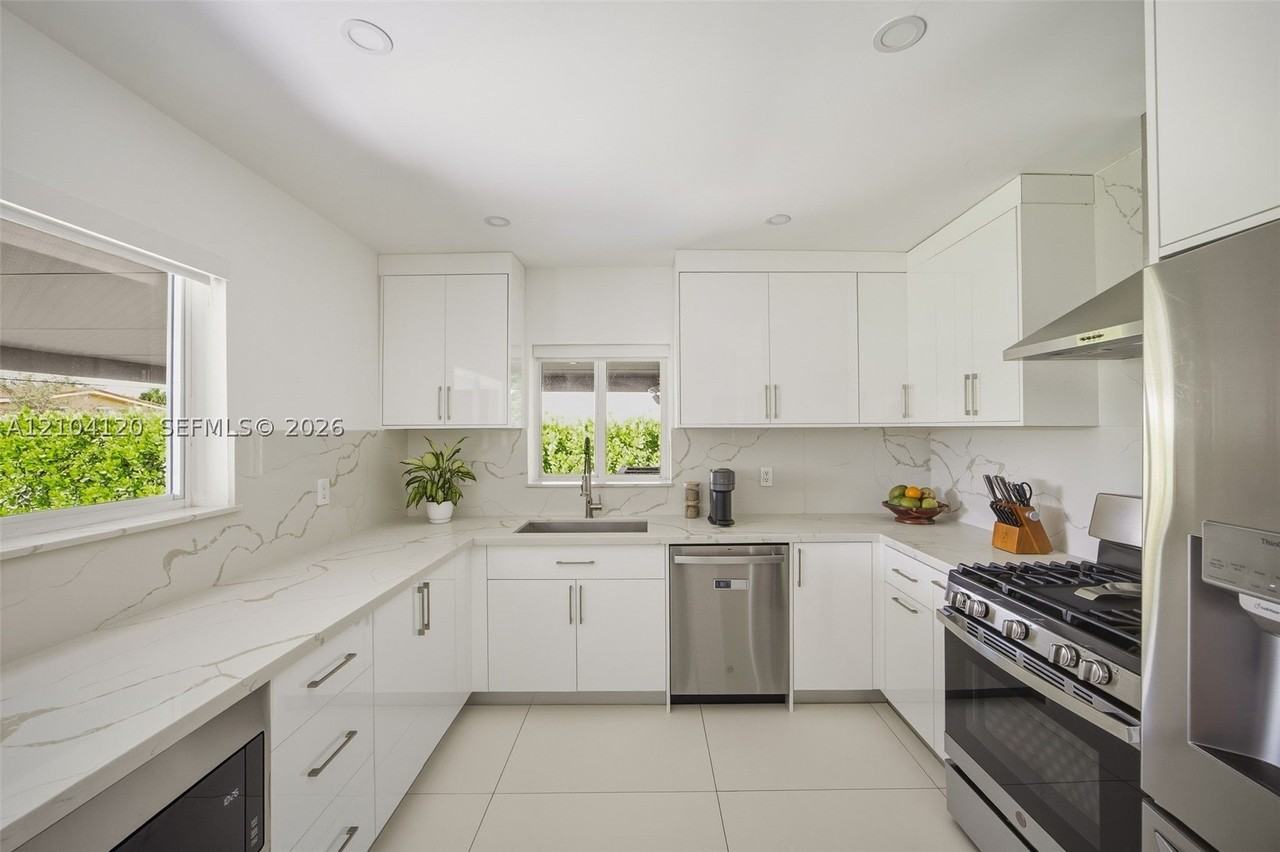 8000 Sw 19th St - Photo 6 of 18