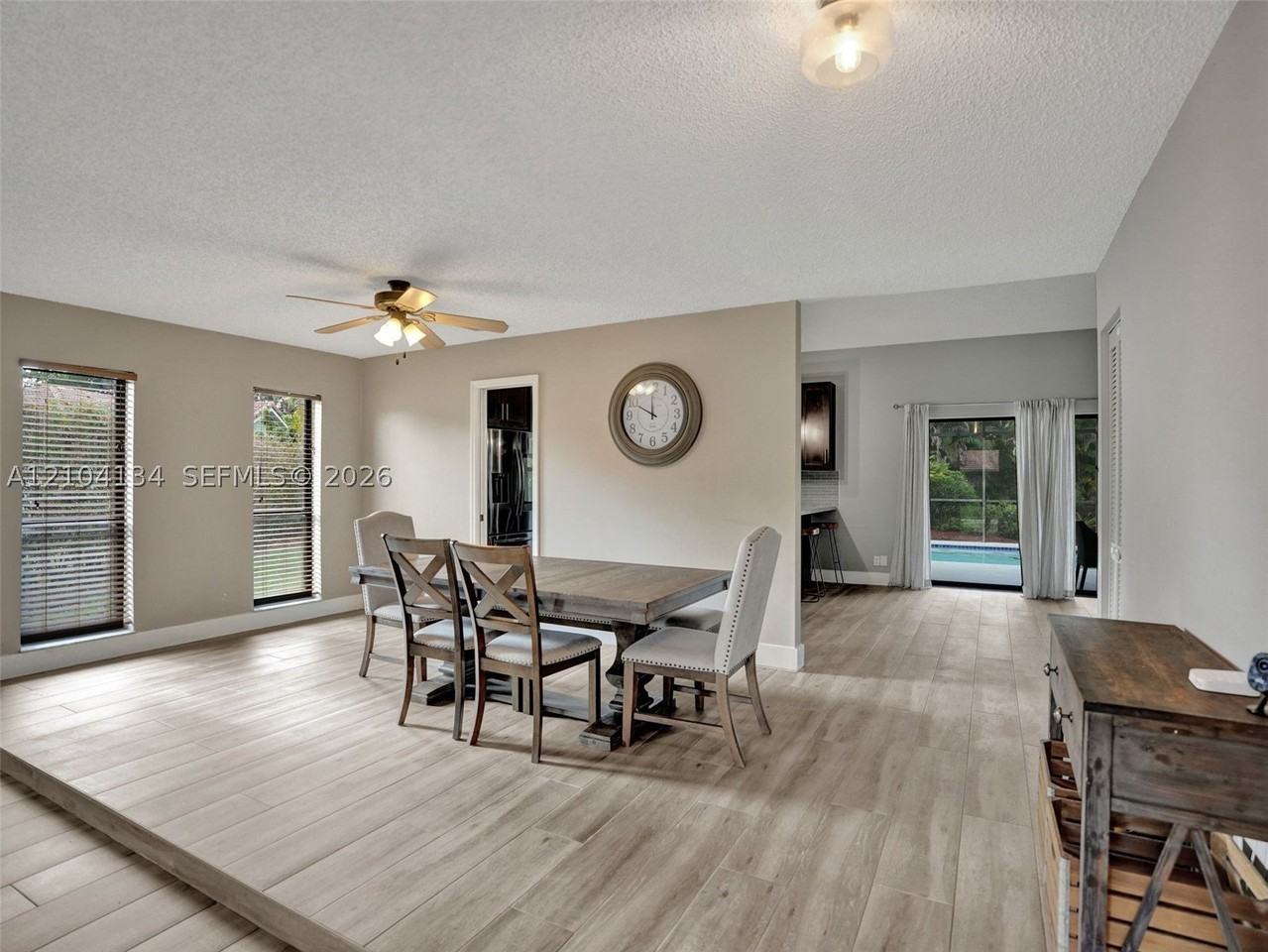 7014 Nw 43rd St - Photo 4 of 30