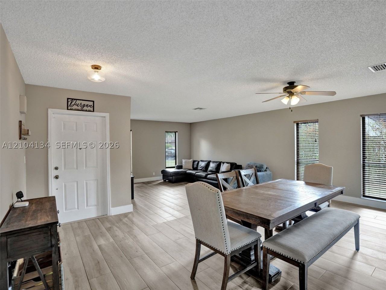 7014 Nw 43rd St - Photo 6 of 30