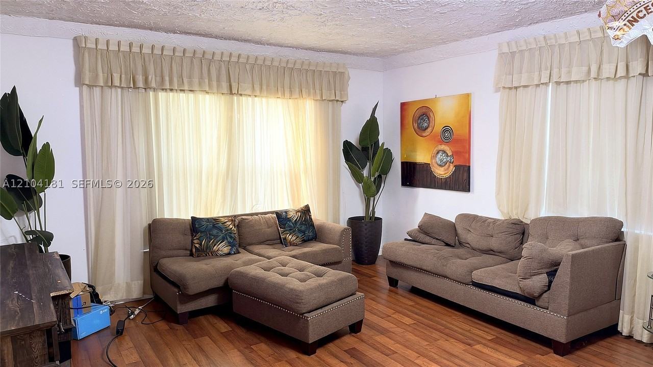 2317 Hope St - Photo 6 of 14