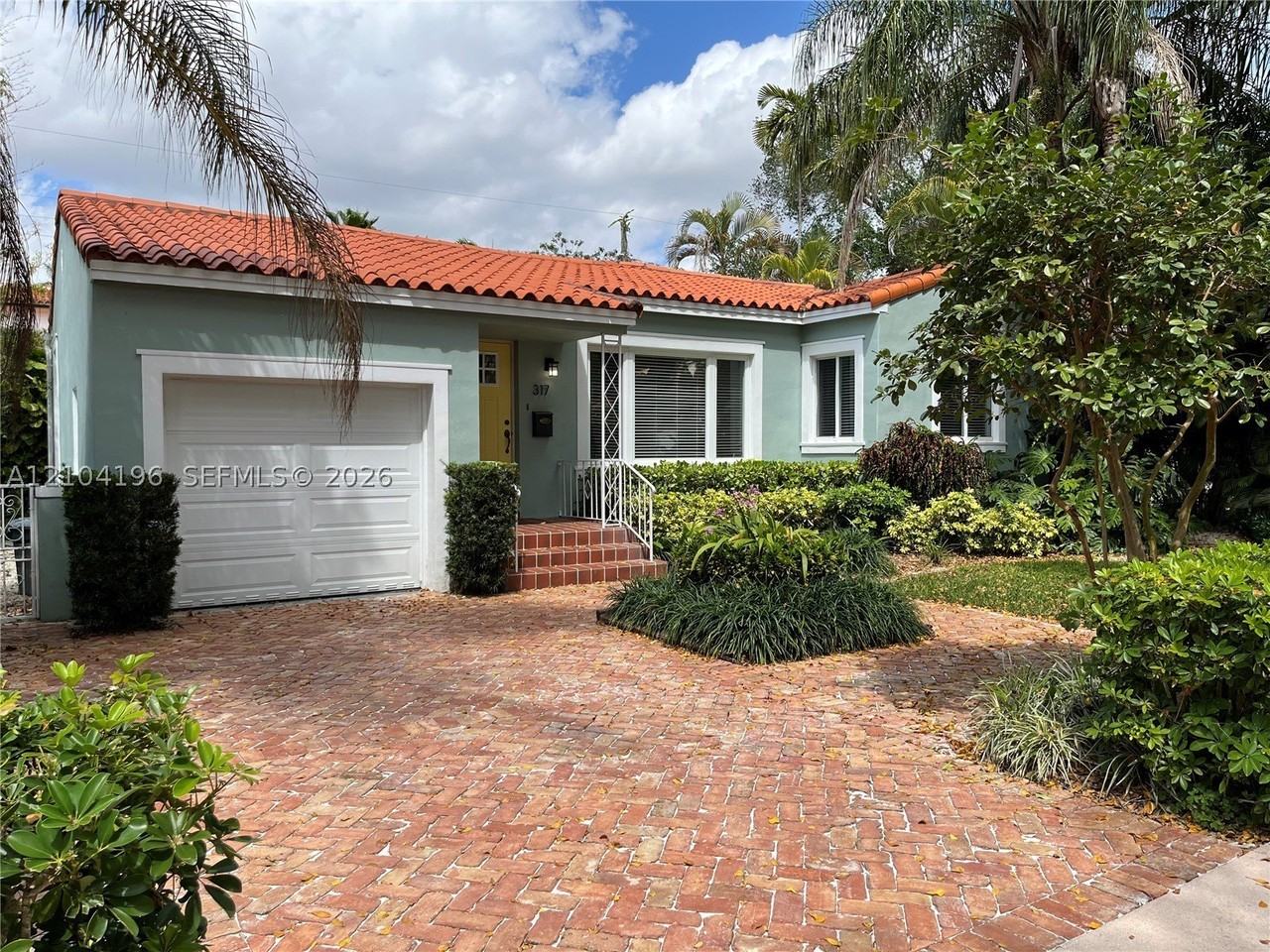 317 Fluvia Ave - Photo 3 of 17