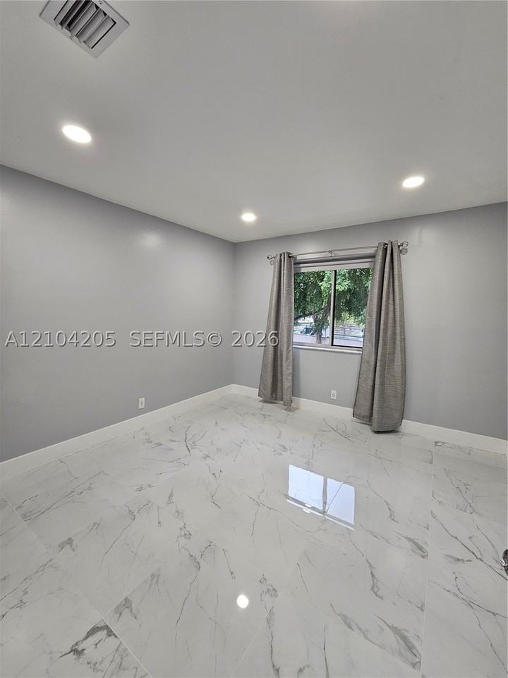9077 Sw 138th Pl #9077 - Photo 7 of 13