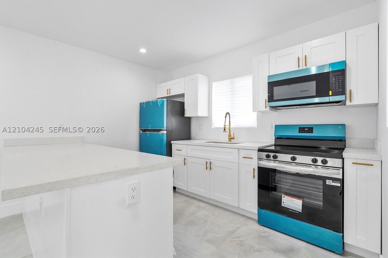 2924 Nw 58th St #2924 - Photo 5 of 20