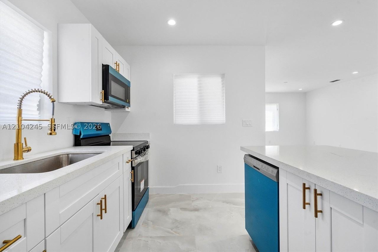 2924 Nw 58th St #2924 - Photo 7 of 20
