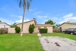 7701 Sw 7th Ct - Photo 1 of 1
