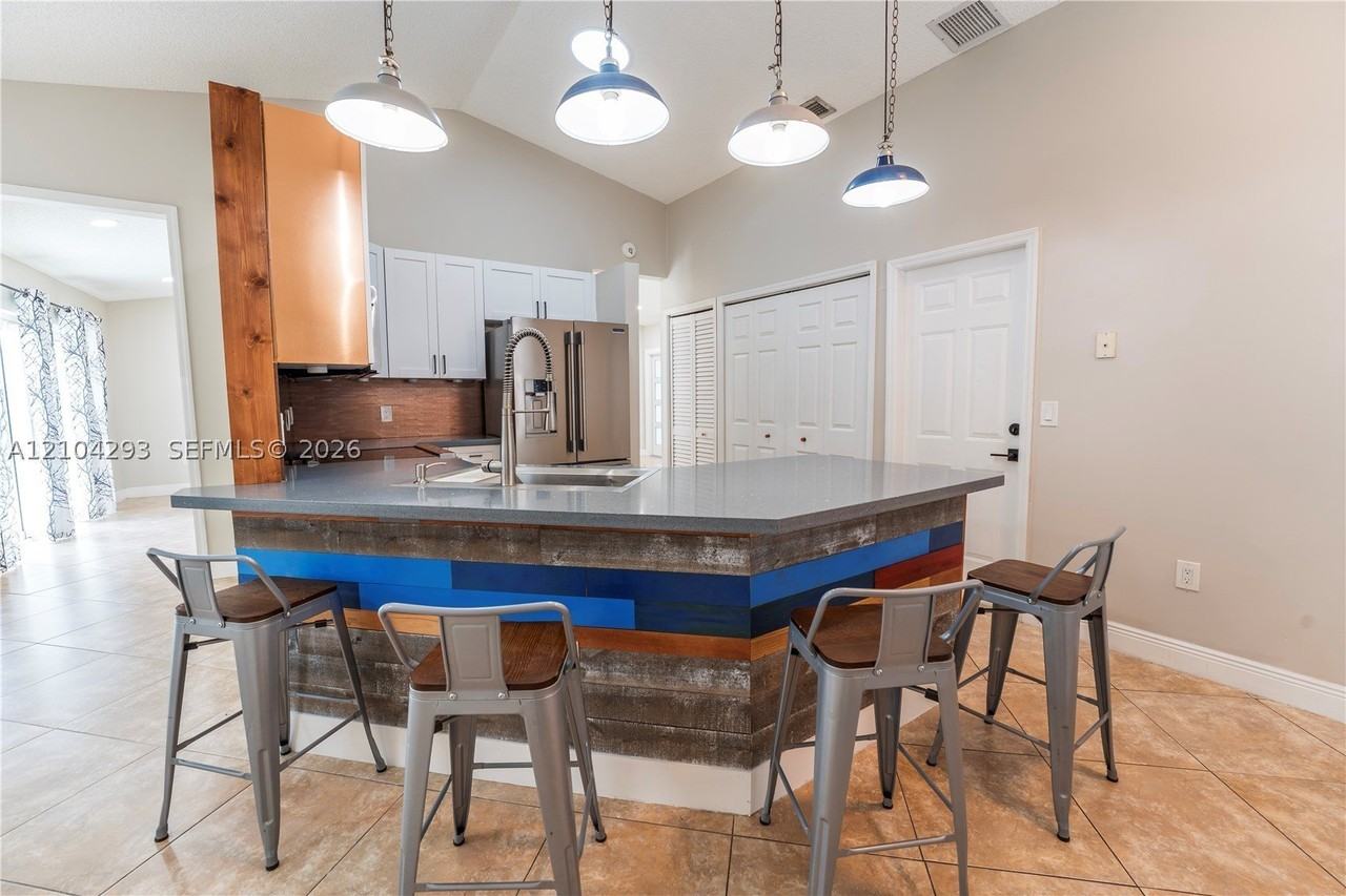17601 Sw 138th Ct #0 - Photo 3 of 18