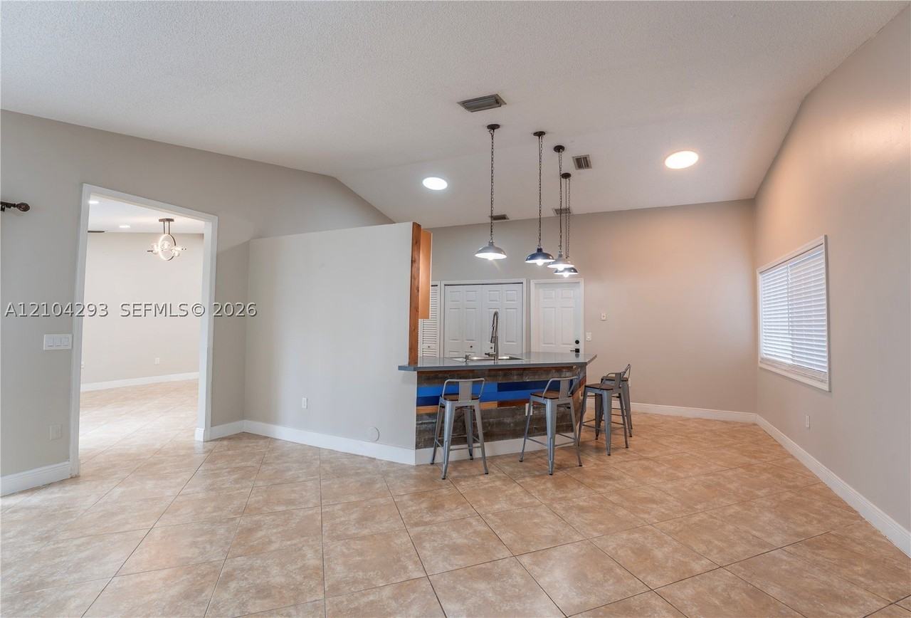 17601 Sw 138th Ct #0 - Photo 4 of 18