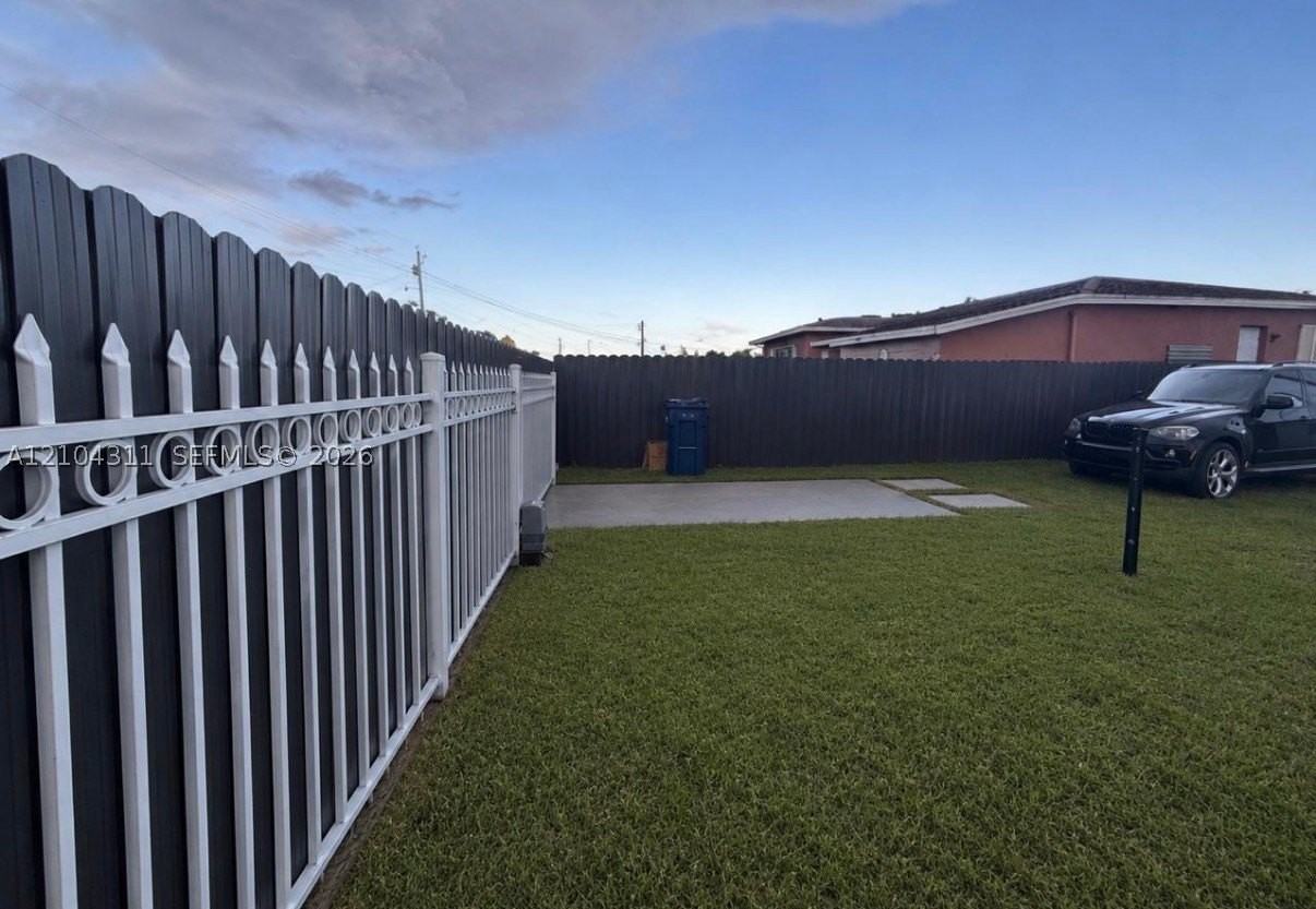 1296 Nw 72nd St - Photo 4 of 10