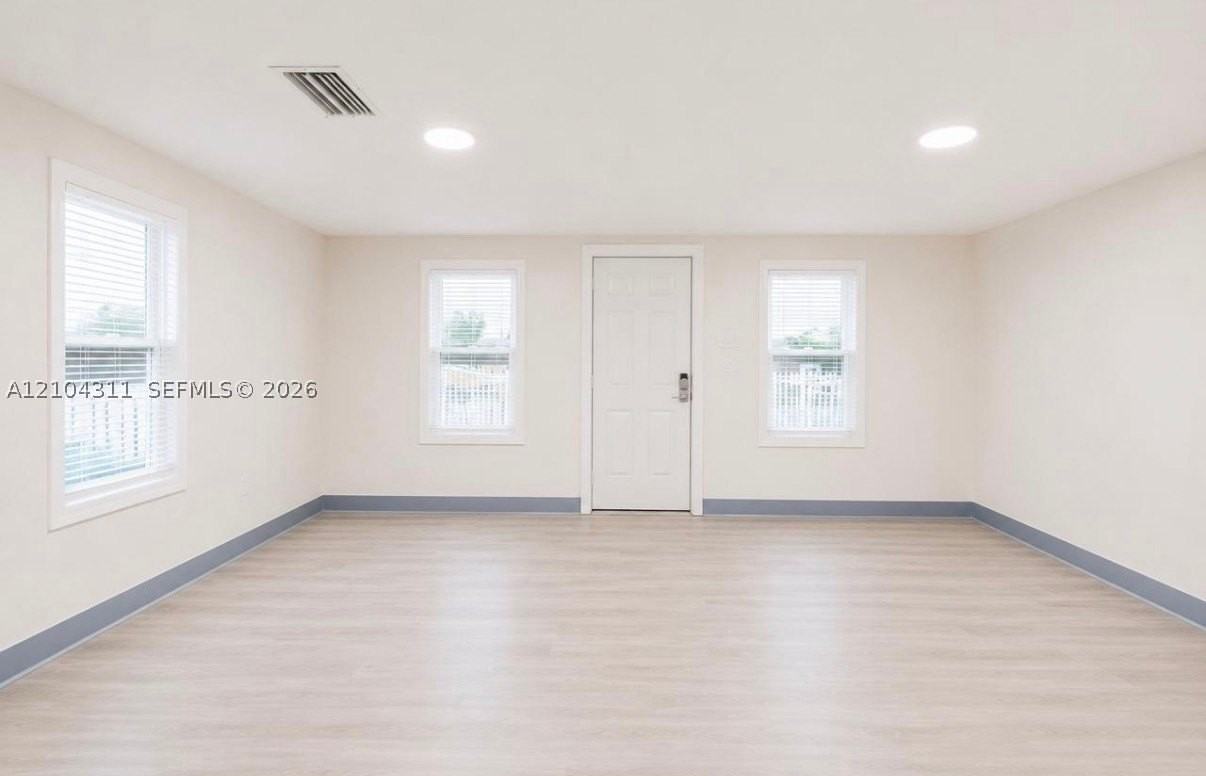 1296 Nw 72nd St - Photo 5 of 10