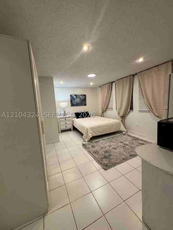 89xx SW 83rd St #1 - Photo 3 of 10