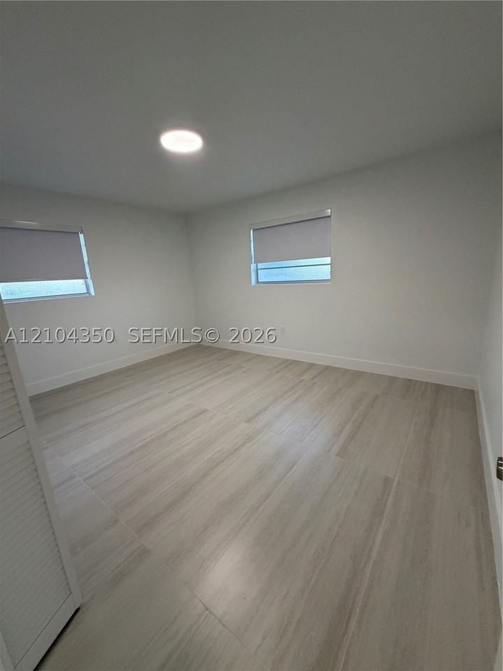 20 W 37th St #2 - Photo 4 of 18